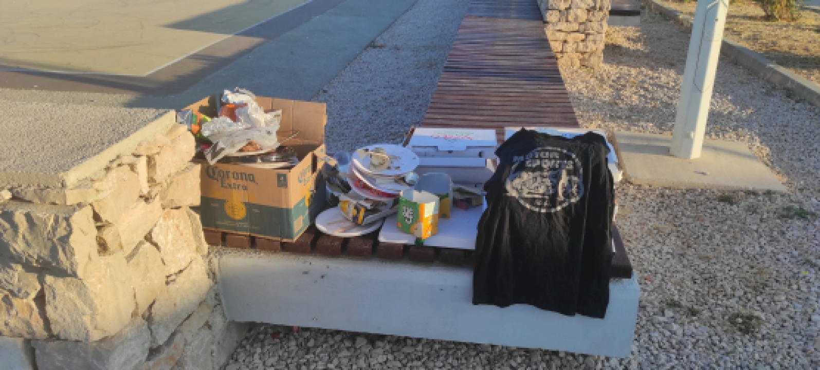 FOTO Fekalije po zidu, zaštopani zahodi, tamponi u okvirima, razbacano smeće – s tim se na Rezalištu svakodnevno bore djelatnici Zelenog grada