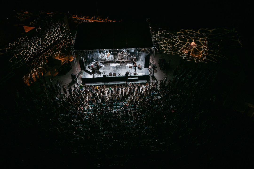 Kyoto Jazz Massive u proširenom sastavu oduševio publiku na tvrđavi sv. Mihovila  