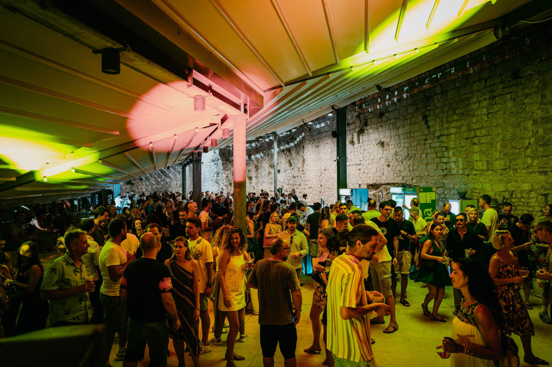 Kyoto Jazz Massive u proširenom sastavu oduševio publiku na tvrđavi sv. Mihovila  