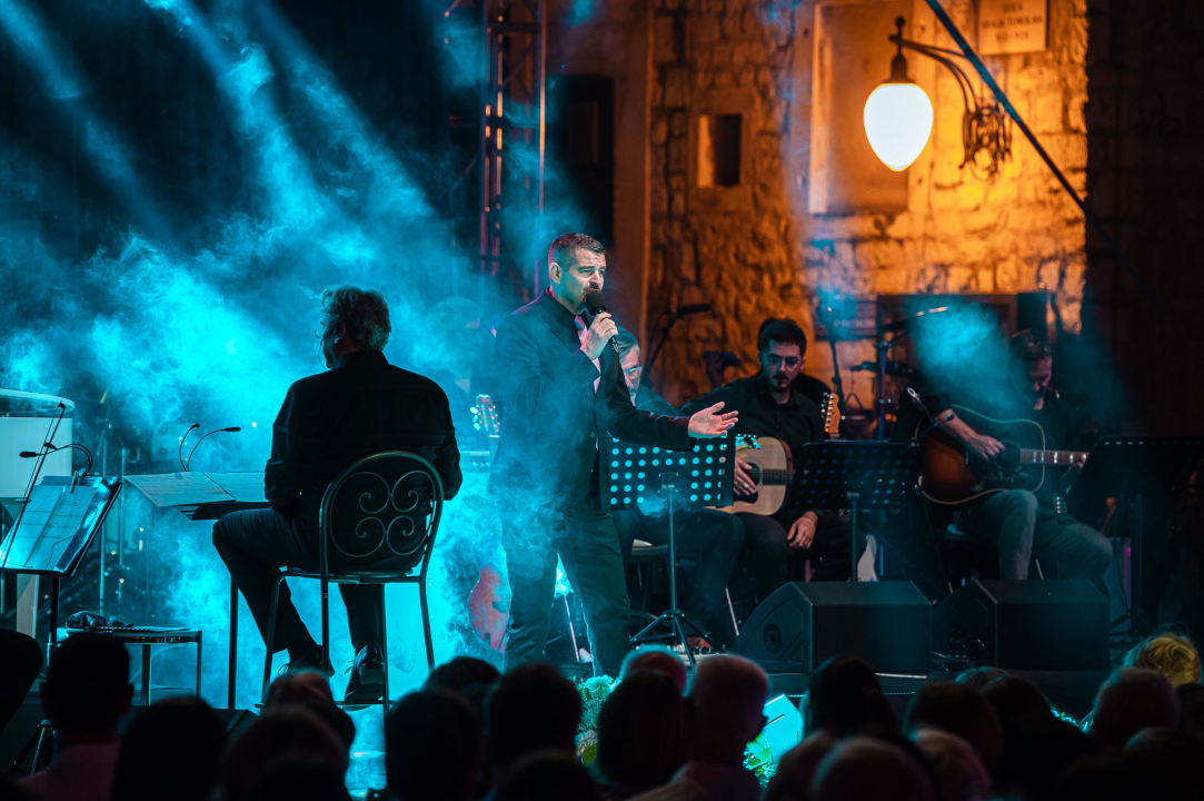 FOTO Đani Stipaničev i klapa Preženca trijumfirali na 28. Dalmatinskoj šansoni