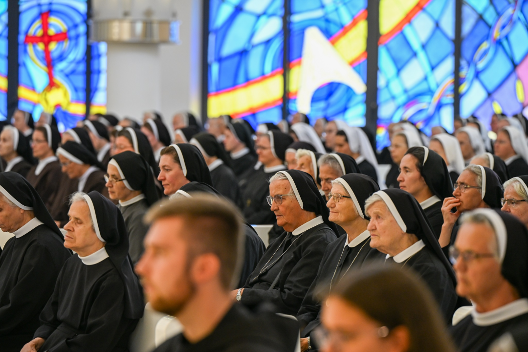 Preko 400 redovnika i redovnica okupilo se u Kninu