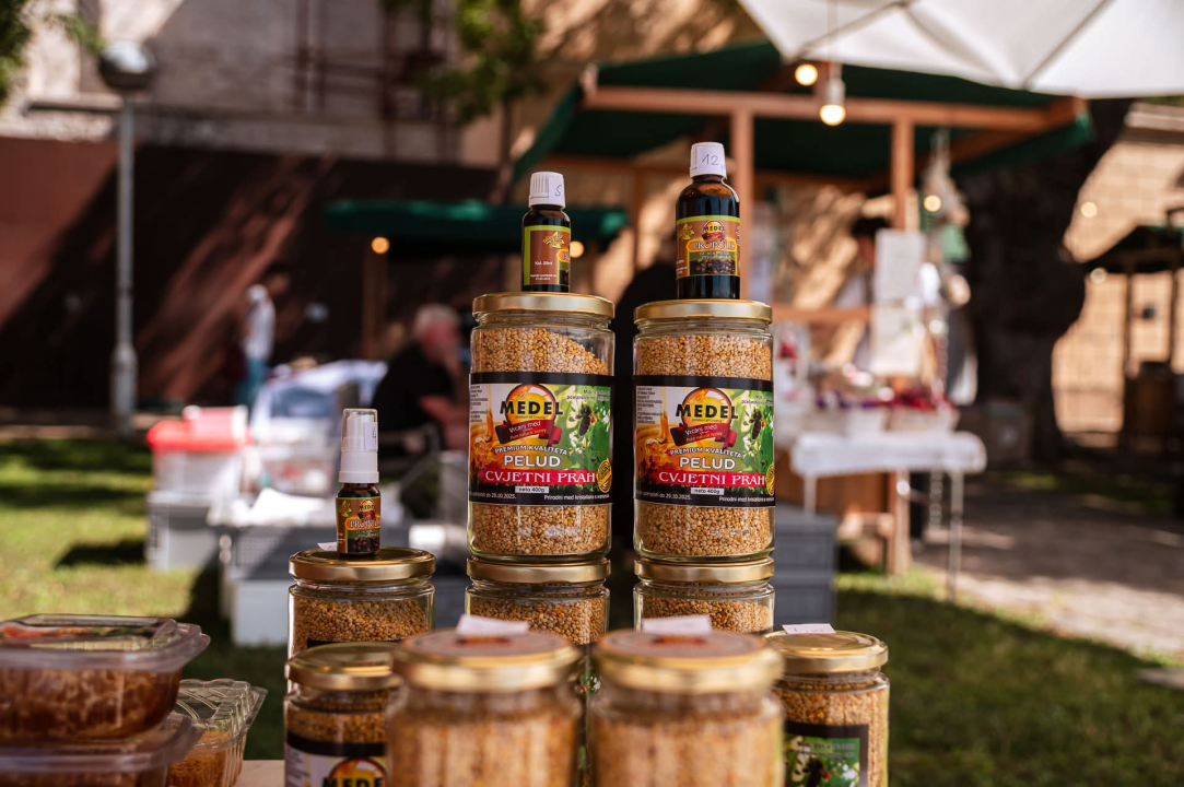 Mirisi i okusi prošlosti: Bogata ponuda štandova na srednjovjekovnom sajmu u Šibeniku