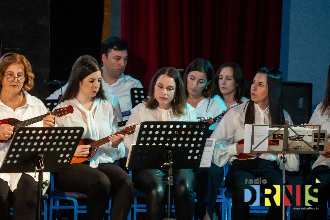 Drniški Tamburaški orkestar obilježio veliki jubilej i prvu memorijalnu večer posvećenu Milki Tomić