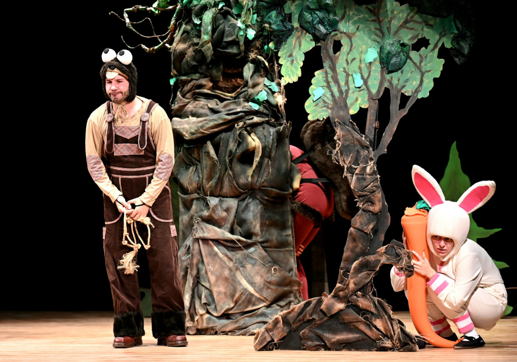 HNK Šibenik gostovao na Hvaru: Naši glumci predstavama oduševili velike i male