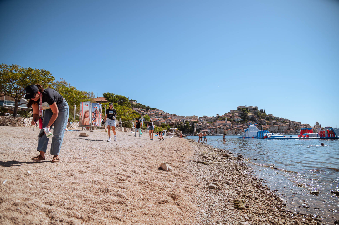 FOTO Šibenik danas pokazao svoje zeleno srce: Održana akcija EU Beach Cleanup 2025.