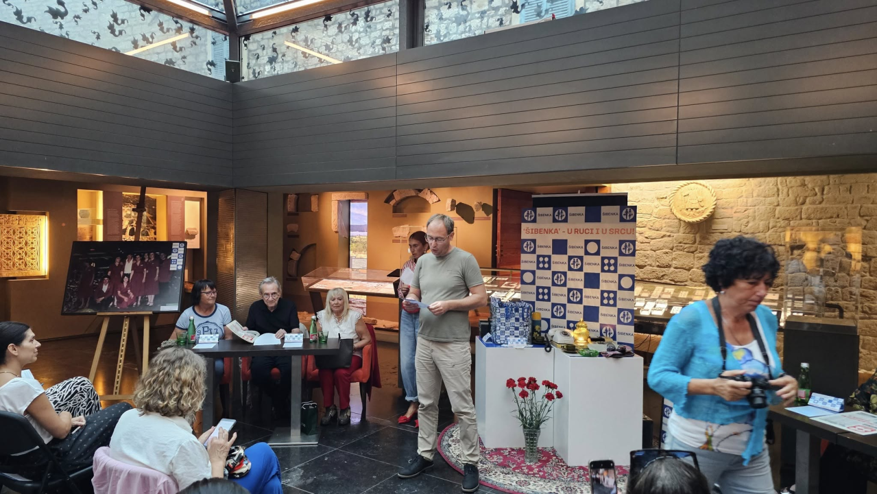 Predstavljana torbica 'Šibenka'