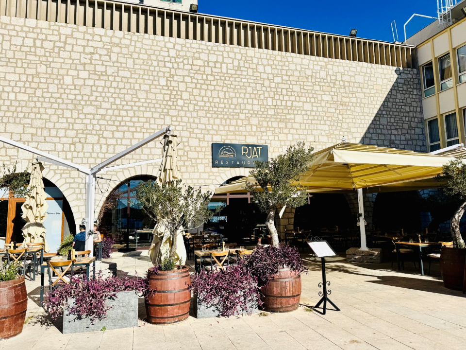 FOTO Restoran koji prkosi sezoni – Pjat kuha i kad se vama ne da