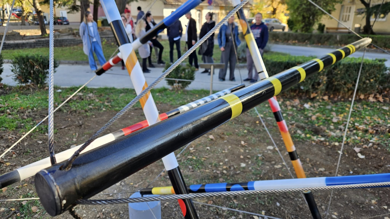 Knin dobio prvu umjetničku instalaciju, djelo umjetnika Milana Zoričića