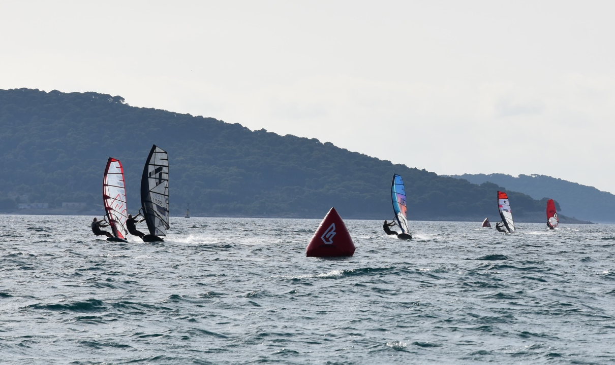 Tradicionalna Jadrijska regata okupila mnoštvo surfera iz Hrvatske i susjedstva