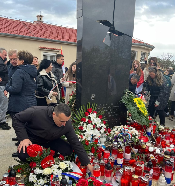 Prigodnim programom obilježena 34. obljetnica stradanja Škabrnje