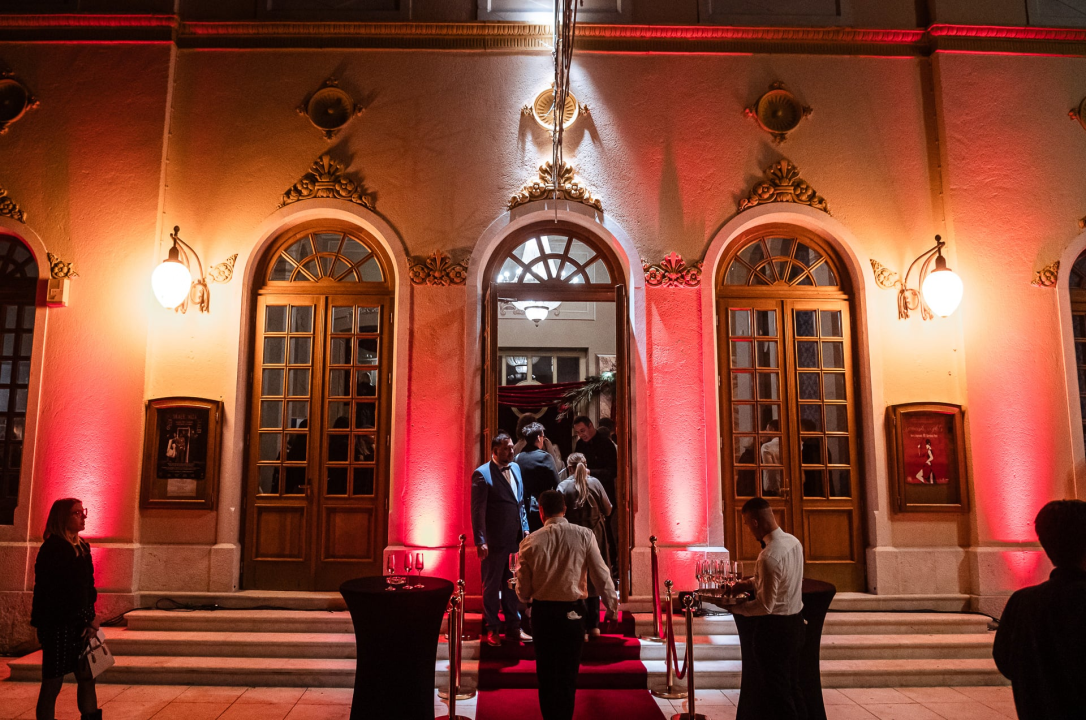 Svečana premijera predstave 'Uza skale, niza skale'