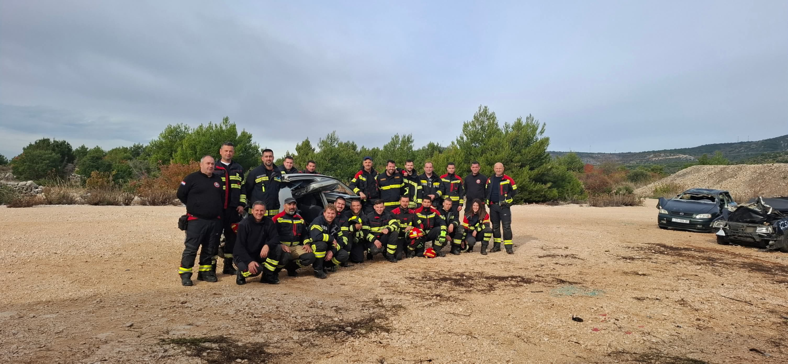 Pirovački vatrogasci spremni za nove izazove, završena edukacija za spasilačke alate