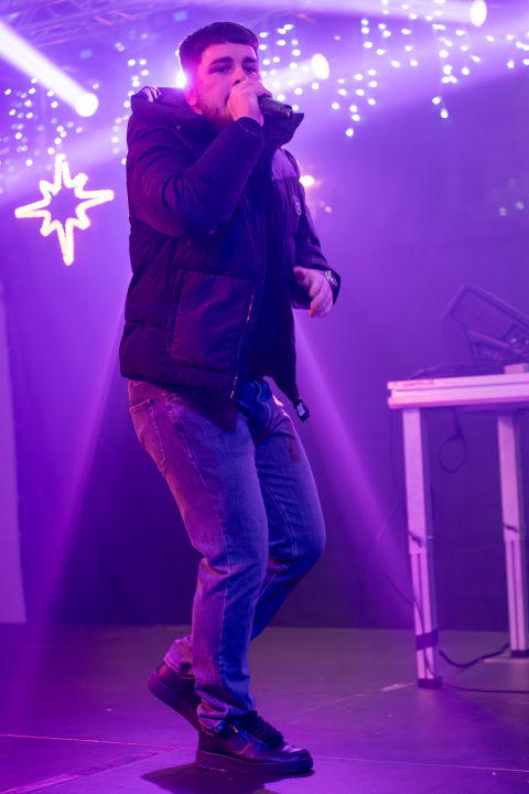 Otvoren Kraljevski advent u Kninu: Peki oduševio publiku, najmlađi uživali na klizalištu