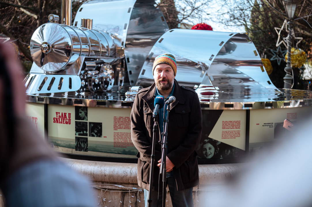 Skulptura 'Vlaka u snijegu' u Parku kao posveta najljepšoj uspomeni djetinjstva i Šibenčaninu Mati Relji 