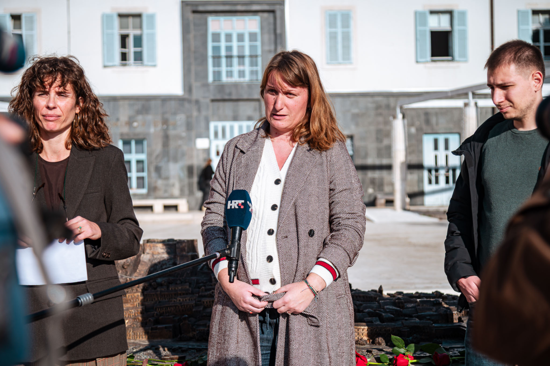 18 ruža za 18 ubijenih žena: 'Snažni javni pritisci manipulacijama poručuju ženama da im je pokornost prirodna'