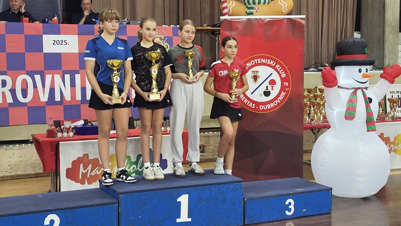 FOTO Stolnotenisačice Šibenika uspješne na kraju godine: tri medalje u Dubrovniku, četiri u Zagrebu