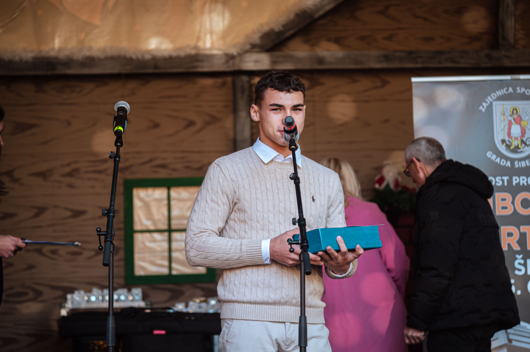 FOTO Sportski laureati Šibenika u 2025-oj: Roko Zorić, Kiara Radnić, Stipe Bralić, košarkašice i vaterpolisti