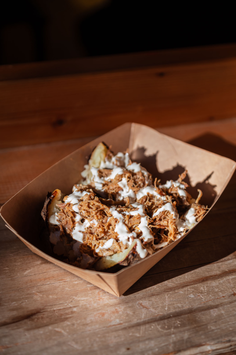 FOTO Novi šibenski street food: Broot Al’ No.1 donosi gotova jela, slasne sendviče i svjetski hit – spud bud krumpir! 