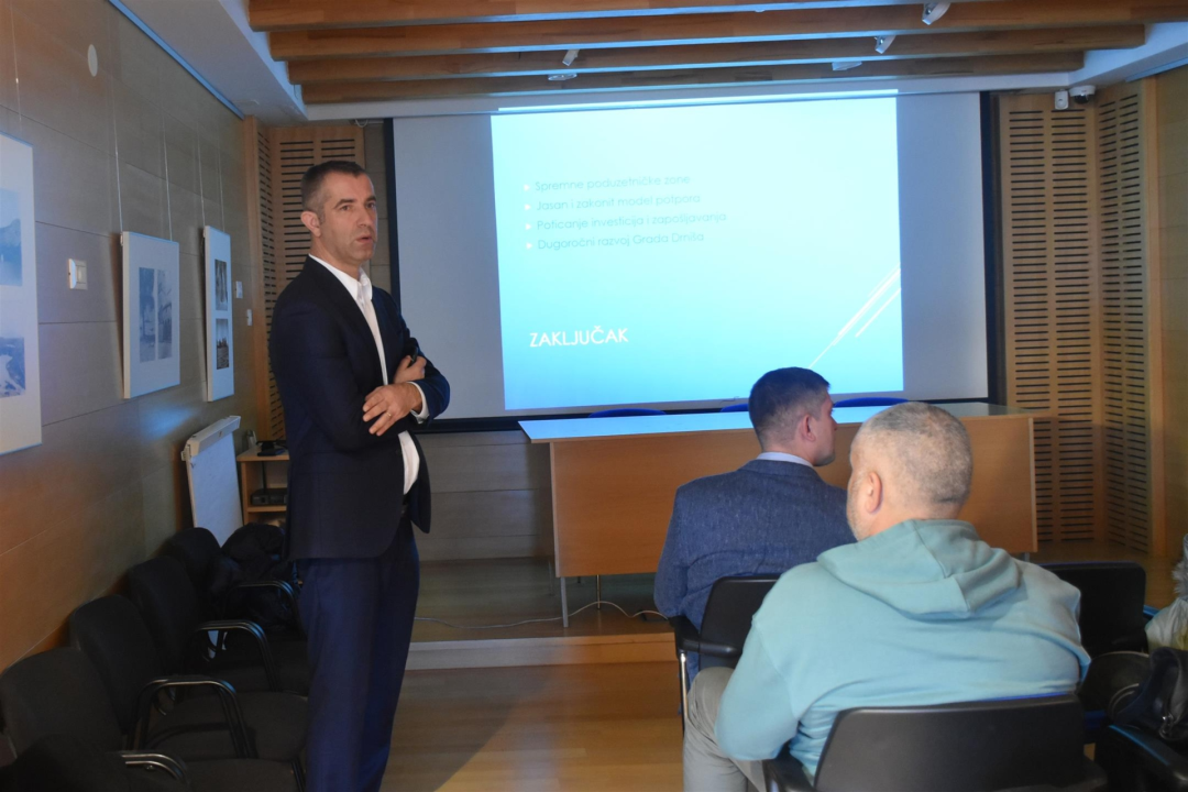 Grad Drniš predstavio novi program potpora za lokalne gospodarstvenike i poduzetnike