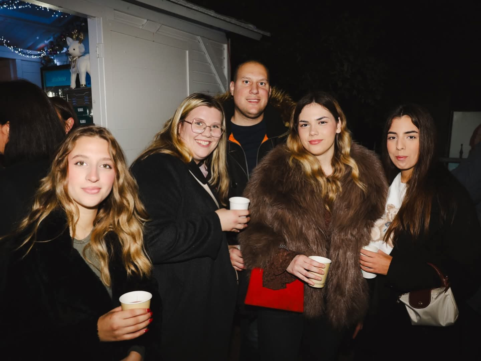 Advent u Vodicama sinoć uz pjesmu i dobru energiju Fenixa: Večeras stiže Vojko V