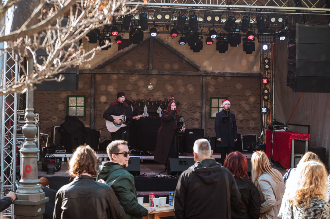 Soulwarmersi rasplesali Adventuru, Pull Off preuzima pozornicu večeras