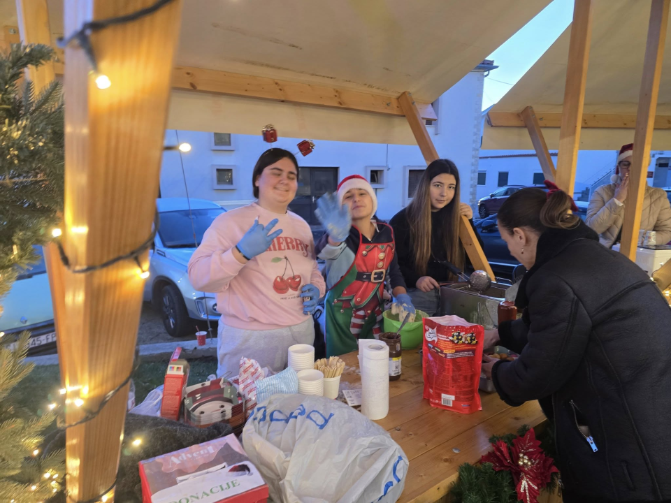 Humanitarni advent u Jezerima okupio mještane i posjetitelje