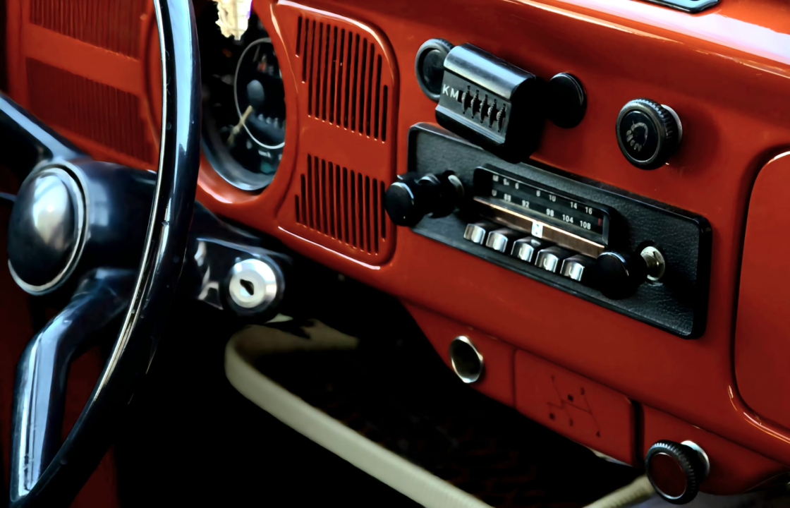 Božićni susret oldtimera: Članovi auto-moto kluba Šibenik provozali se do Trogira