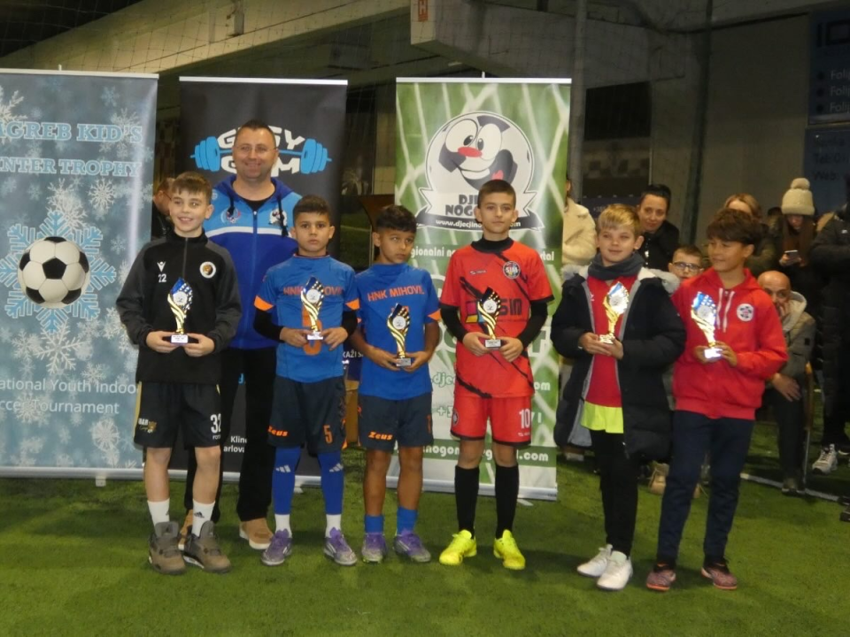 FOTO HNK Mihovil briljirao na 'Kid's Winter Trophyju': U11 selekcija prvak, priznanja za mlade talente