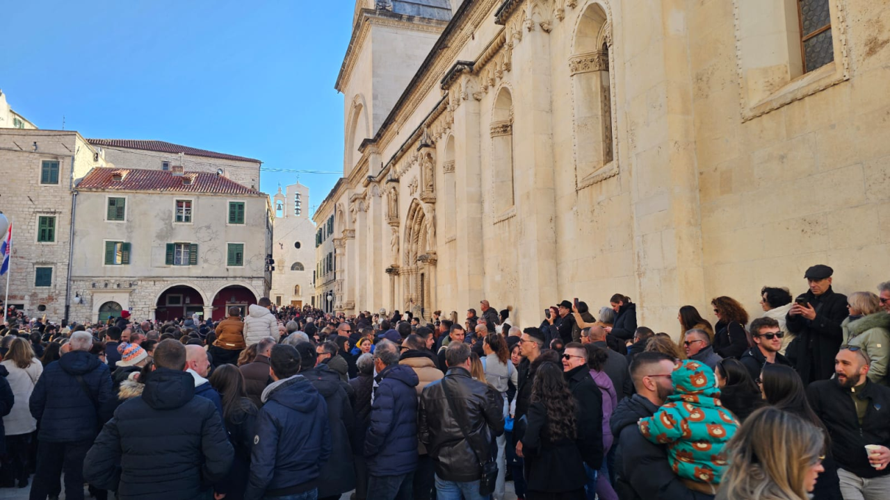 Šibenski glazbenici okupili mnoštvo ispred Katedrale na Stipanje