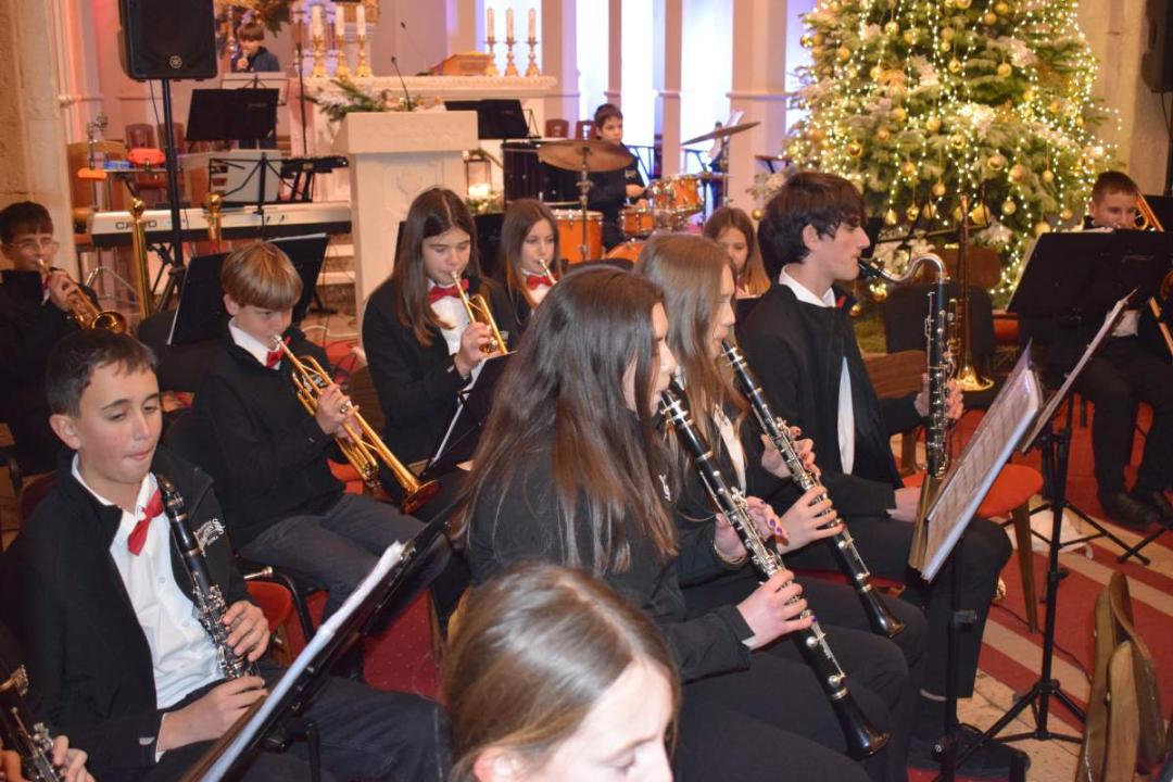 Koncert Puhačkog orkestra Primošten oduševio publiku