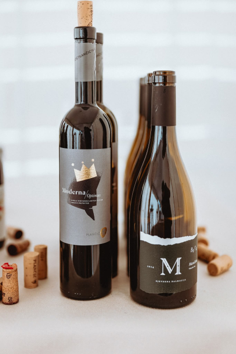 Vina, okusi i tradicija: Manifestacija Vino Dalmacije okupila dalmatinske vinare u Šibeniku
