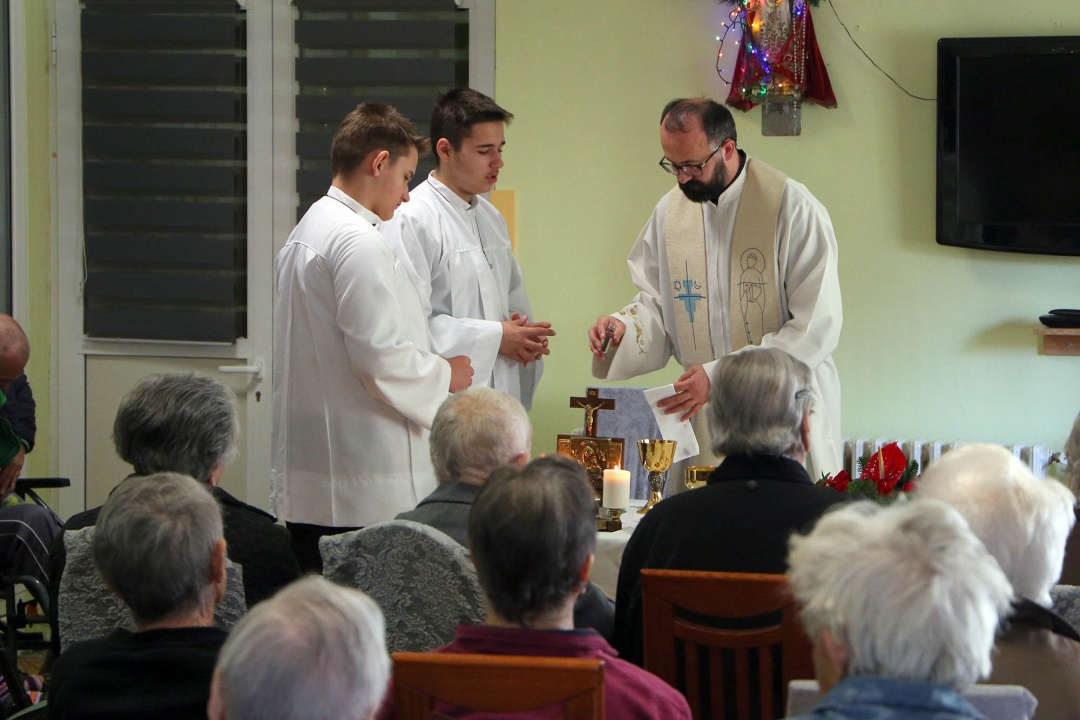 Biskup Tomislav Rogić održao misu za štićenike Cvjetnog doma