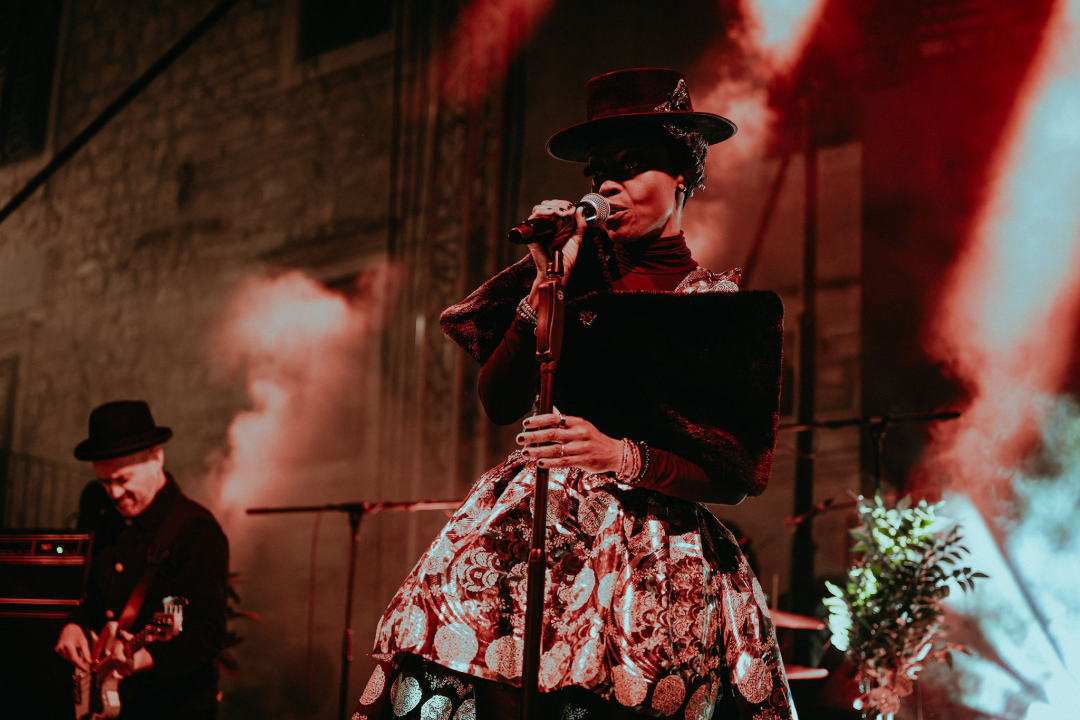 FOTO Šibenčani i gosti guštali u najluđoj noći na nekoliko lokacija, nije ih omela ni hladnoća