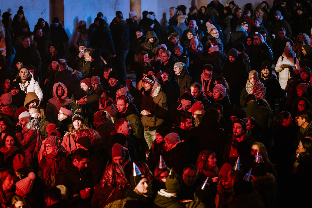 FOTO Šibenčani i gosti guštali u najluđoj noći na nekoliko lokacija, nije ih omela ni hladnoća