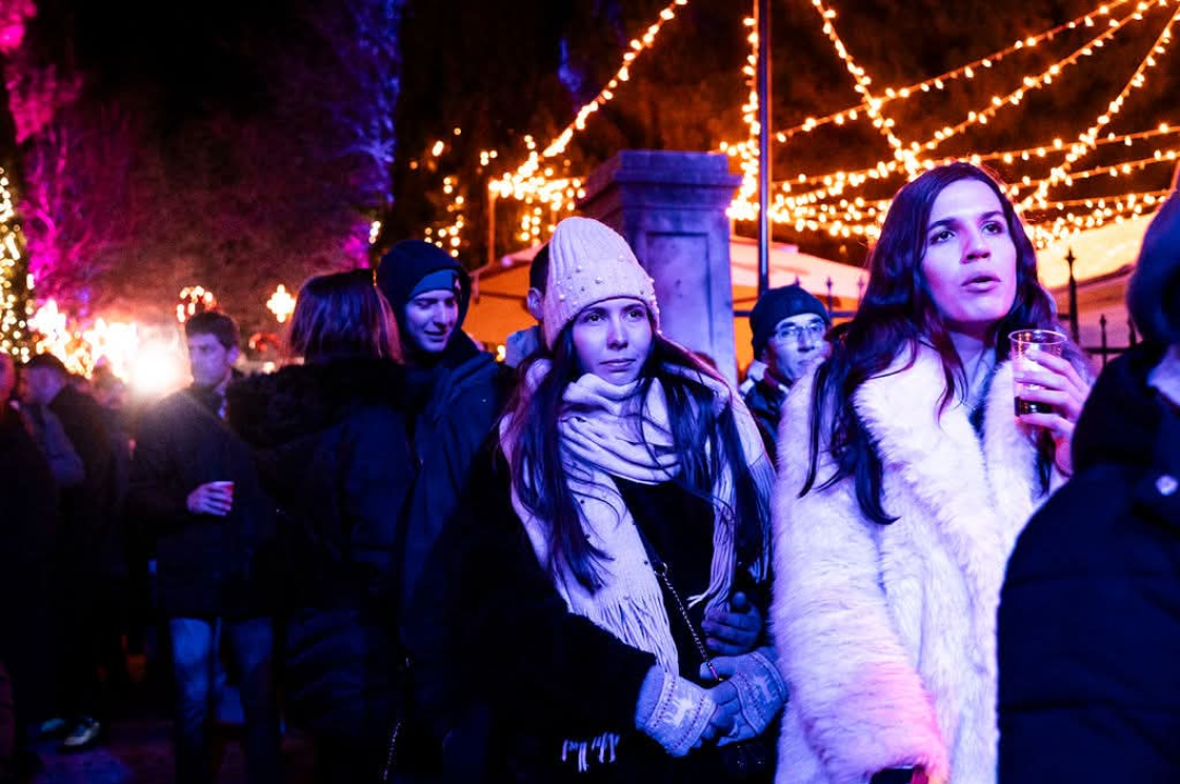 FOTO Šibenčani i gosti guštali u najluđoj noći na nekoliko lokacija, nije ih omela ni hladnoća