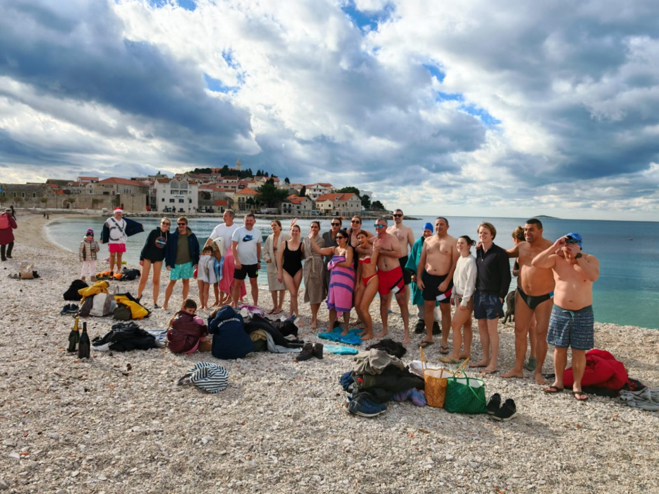 FOTO Bez novogodišnje banjade nije prošlo ni u Primoštenu