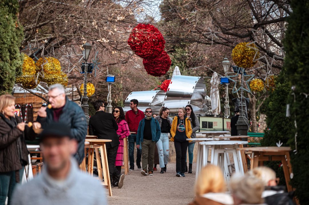 Šibenčani uživaju u zadnjem danu Adventure: Dnevno druženje uz Pojačaj radio, a večeras veliko finale s Cubismom