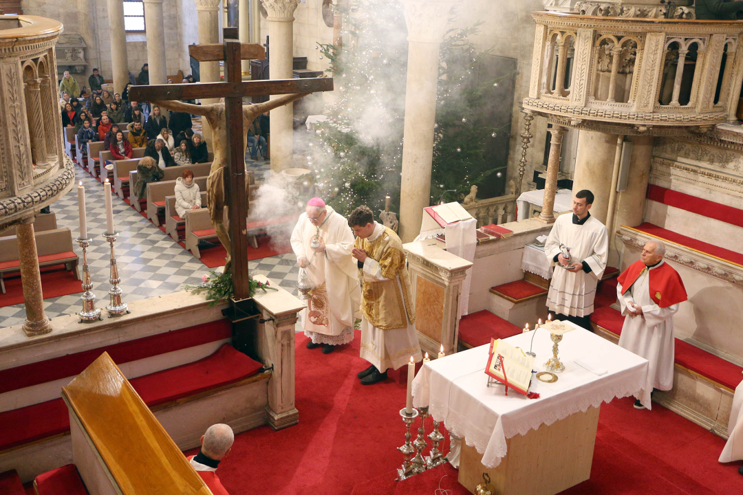 Blagdan Sveta tri kralja svečano proslavljen u katedrali sv. Jakova