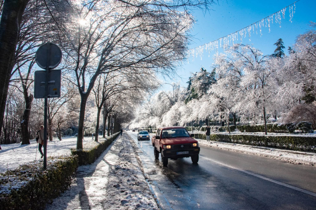 Zimska razglednica Knina: Idila pod snijegom i realnost ledenog vala