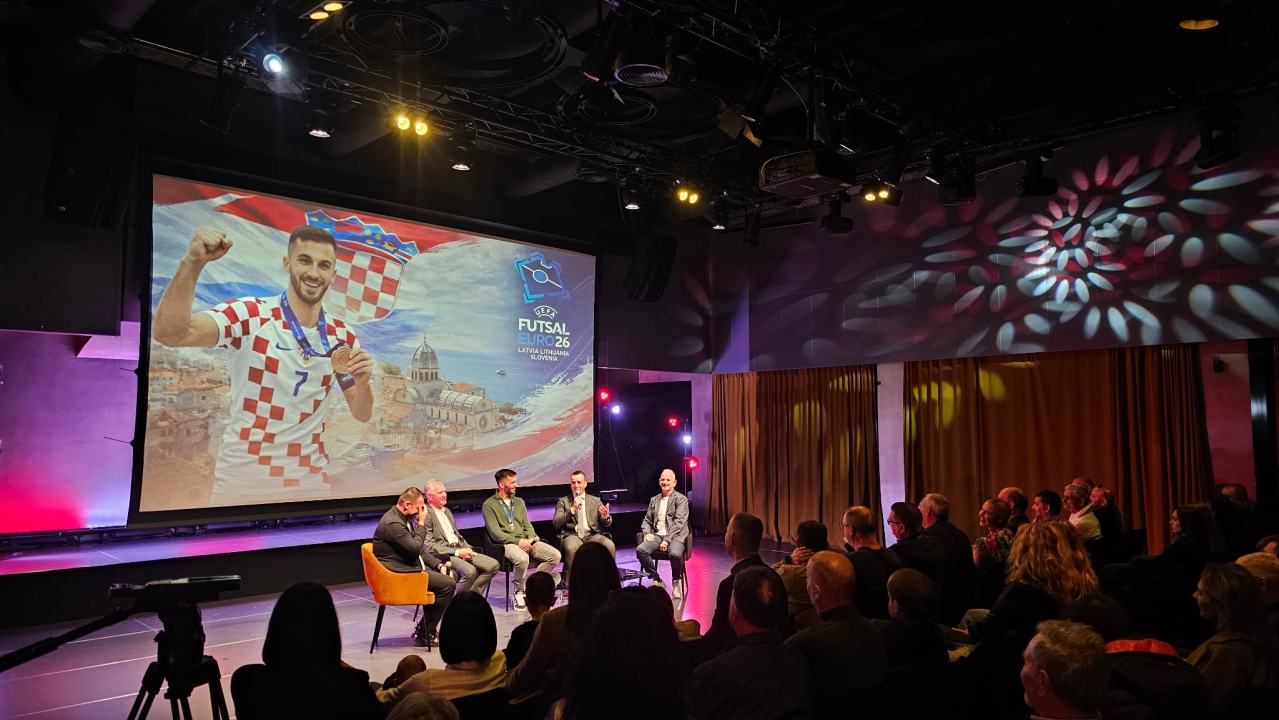 Učenici Ekonomske škole Šibenik prisustvovali dočeku Franca Jelovčića 