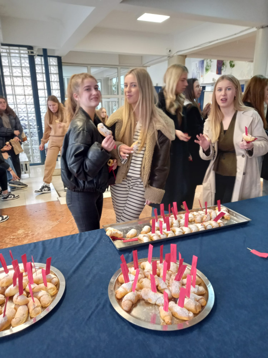 Učenici šibenskog TUŠ-a obilježili Valentinovo