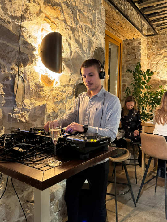 FOTO Provedite nezaboravan Dan žena u restoranu Buta! 