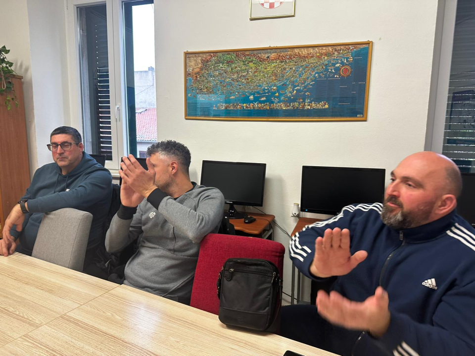 FOTO Ulaganje u znanje se isplati: Polaznici POU Šibenik uspješno završili programe i primili svoja uvjerenja