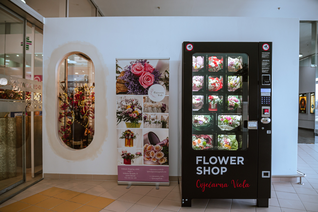 FOTO Šibenik dobio cvjetomat: Buketi iz cvjećarnice Viola dostupni 24 sata dnevno!