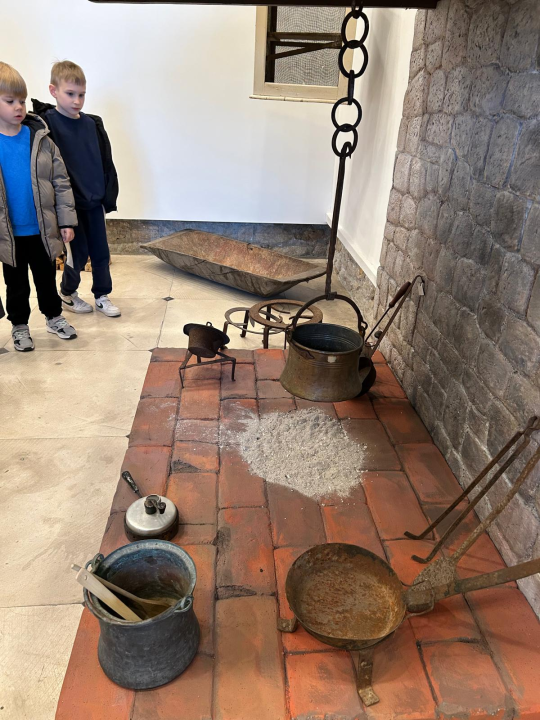 Šibenski mališani u Muzeju saznali kako su naši stari živjeli prije 100 godina