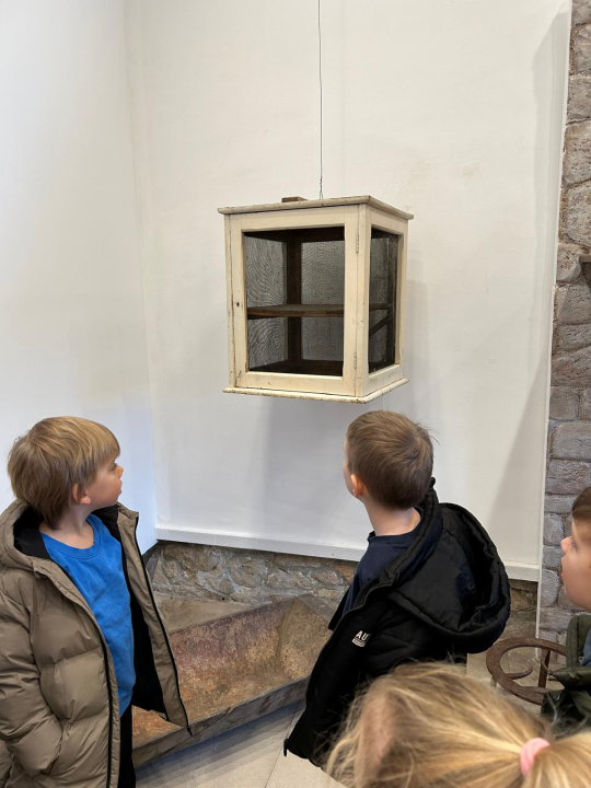 Šibenski mališani u Muzeju saznali kako su naši stari živjeli prije 100 godina