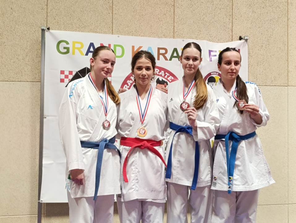 FOTO Karate klub Šibenik 1066 osvojio 12 medalja na turniru 'Grand Karate Fun' u Zagrebu