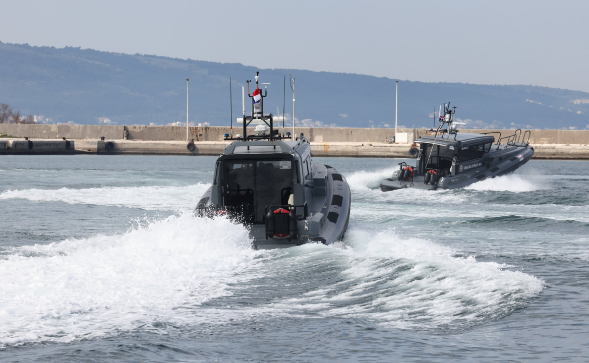 'Šibenski Modrulji' u Splitu predani Obalnoj straži RH 