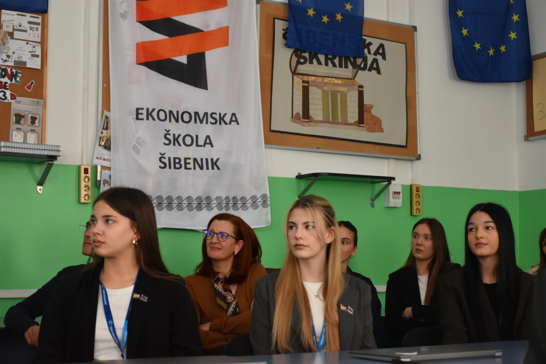 Župan Rakić posjetio Ekonomsku školu: 'Neka vam ovakvi projekti budu motiv za daljnji razvoj i napredak'