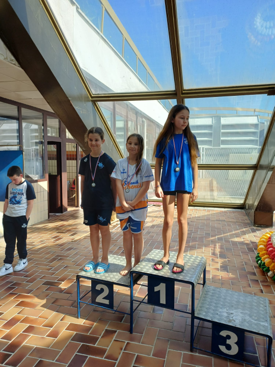 FOTO Plivačima Šibenika dva zlata, tri srebra i četiri bronce na Otvorenoj splitskoj ligi